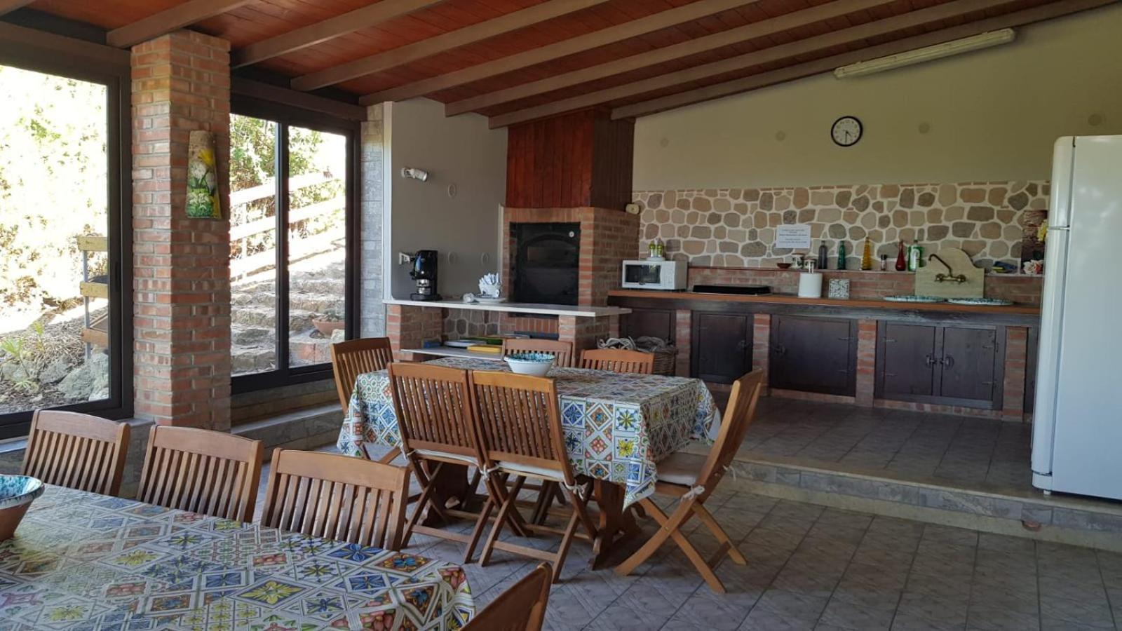 Bed House Floristella Valguarnera Caropepe